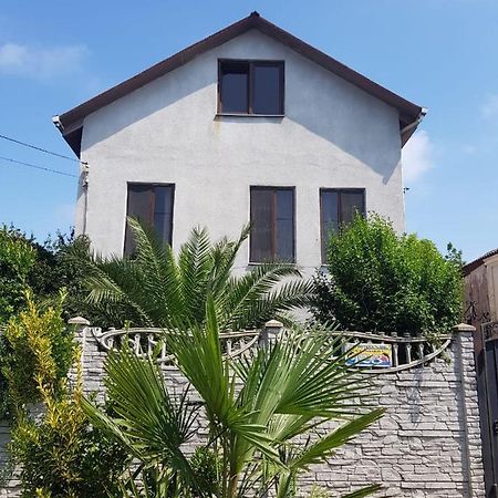 דירות Гостевой Дом Поти מראה חיצוני תמונה
